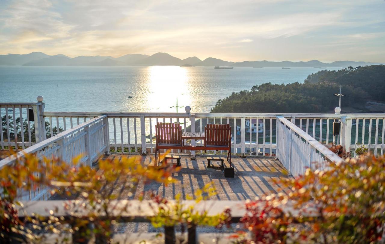 Namhae Whale'S Dream Villa Exterior foto