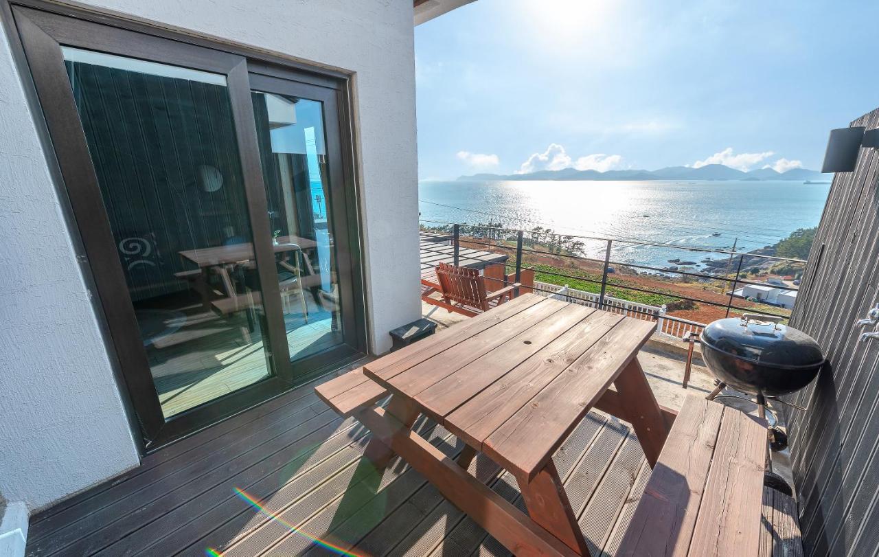 Namhae Whale'S Dream Villa Exterior foto