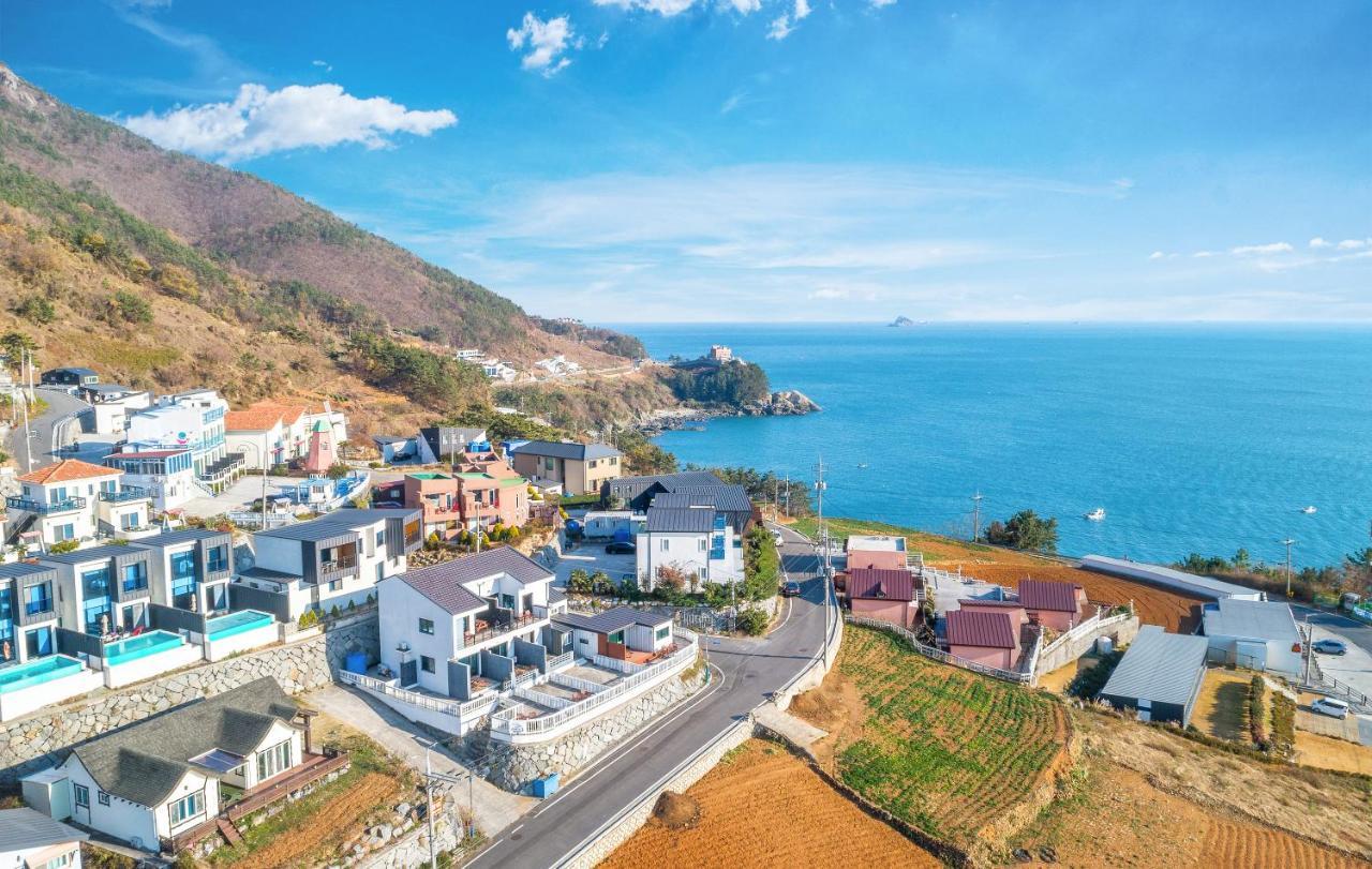 Namhae Whale'S Dream Villa Exterior foto