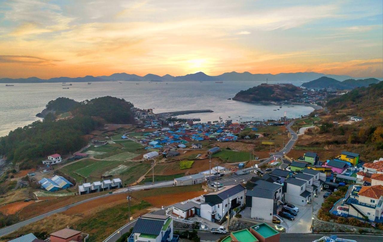 Namhae Whale'S Dream Villa Exterior foto