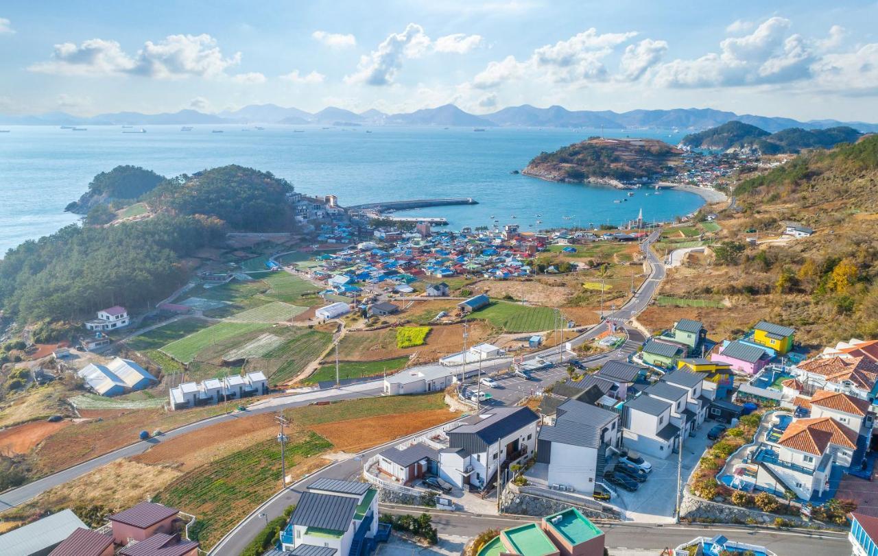 Namhae Whale'S Dream Villa Exterior foto