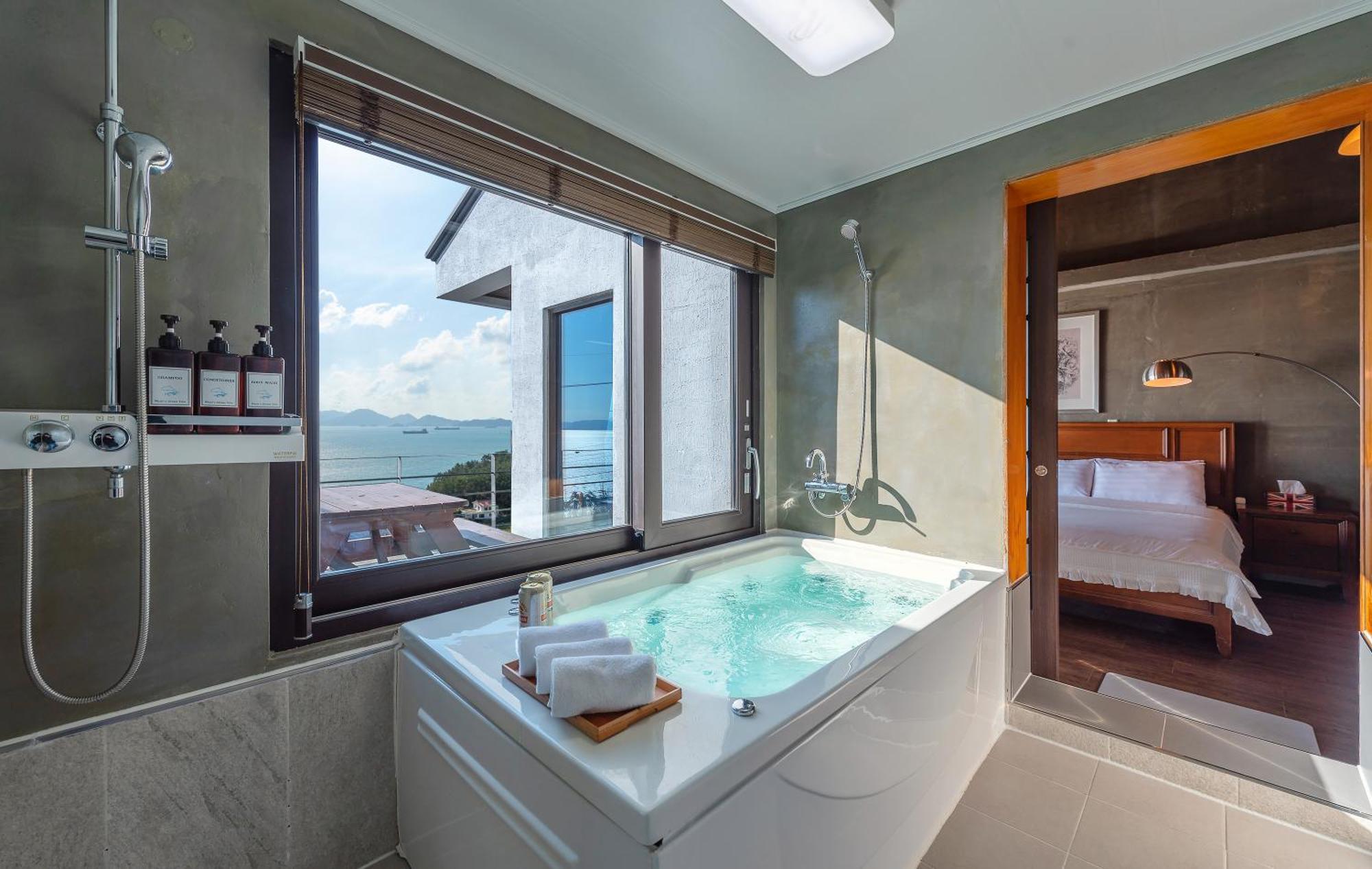 Namhae Whale'S Dream Villa Cameră foto