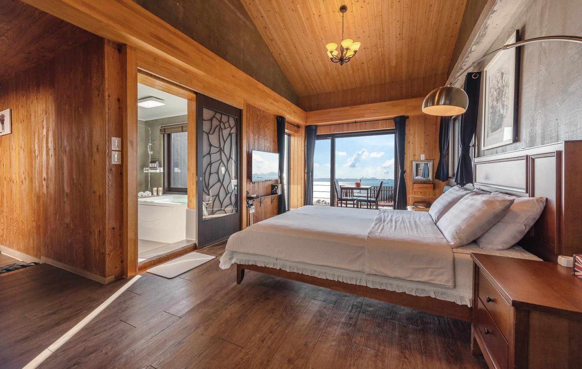 Namhae Whale'S Dream Villa Cameră foto