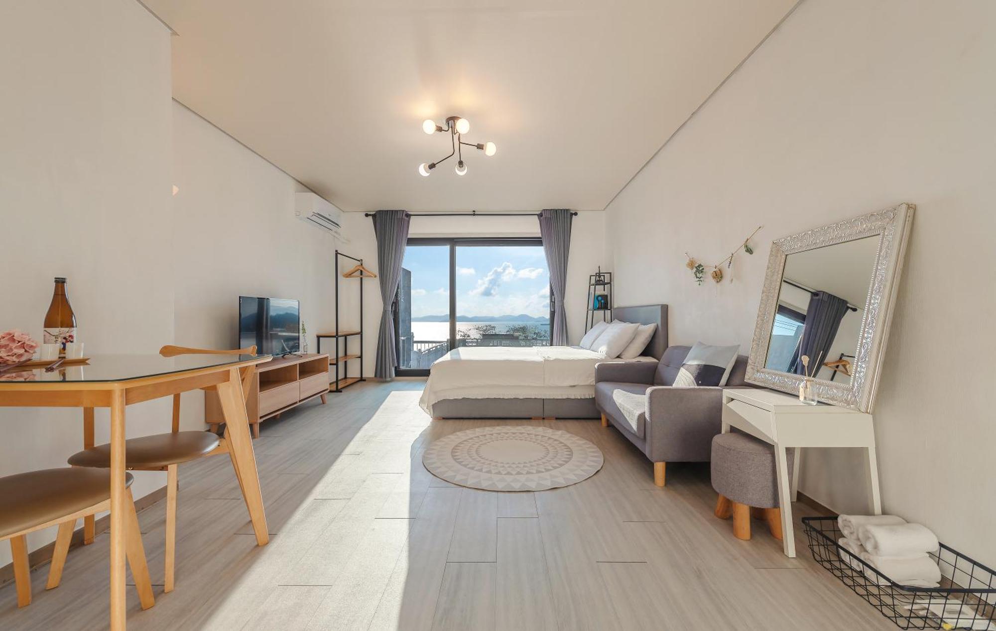 Namhae Whale'S Dream Villa Cameră foto